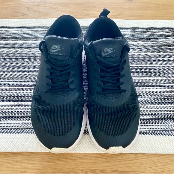 NIKE women’s black sneaker athletic shoe size 7 - Picture 3 of 6